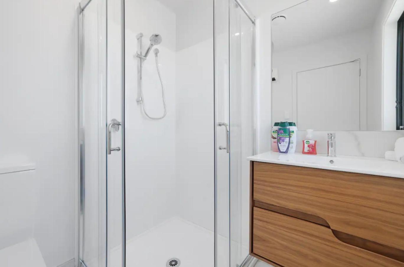 Discover A Brand New Apartment In Vibrant Chch Christchurch Kültér fotó